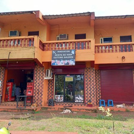 Meera'S Guest Houses 베나울림 외부 사진